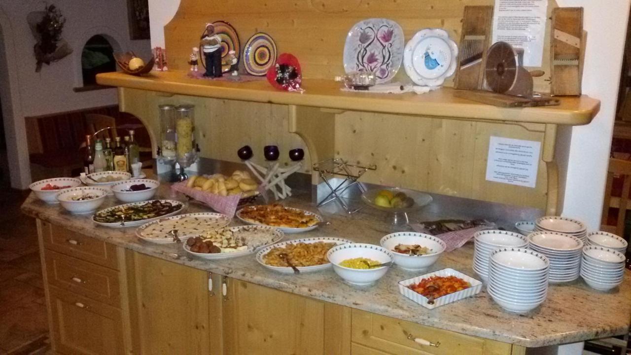 Hotel Ciamol 캄피텔로디파사 외부 사진